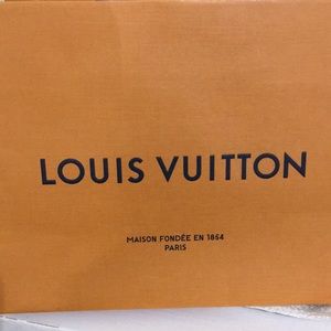 Meet your Posher, Dennis